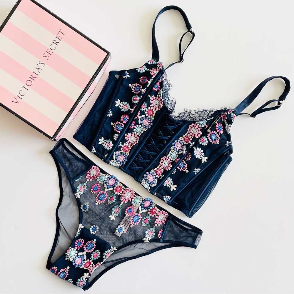 XS SMALL Victoria’s Secret navy bra set